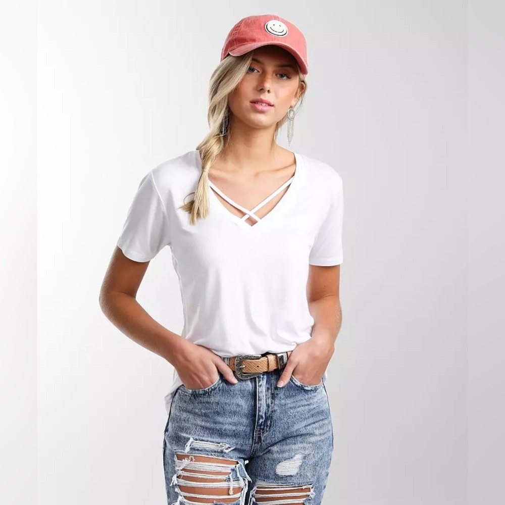 Brand New Buckle Sleek Crossroads
T-Shirt White Crow
